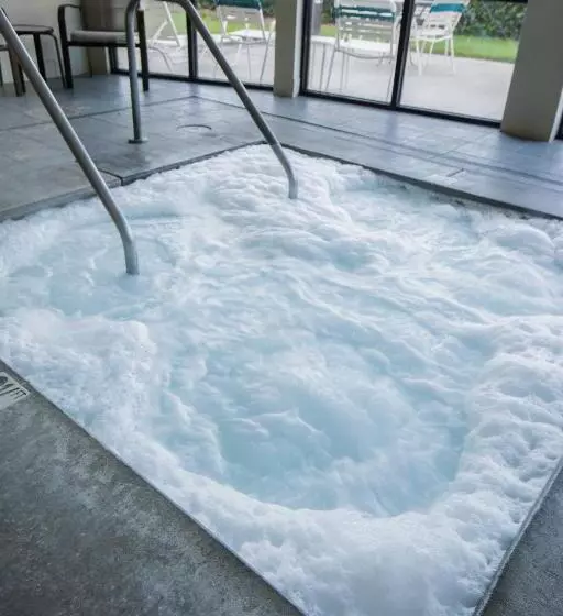 ホテル Courtyard By Marriott Merced