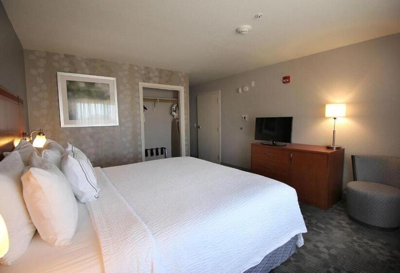 호텔 Courtyard By Marriott Merced