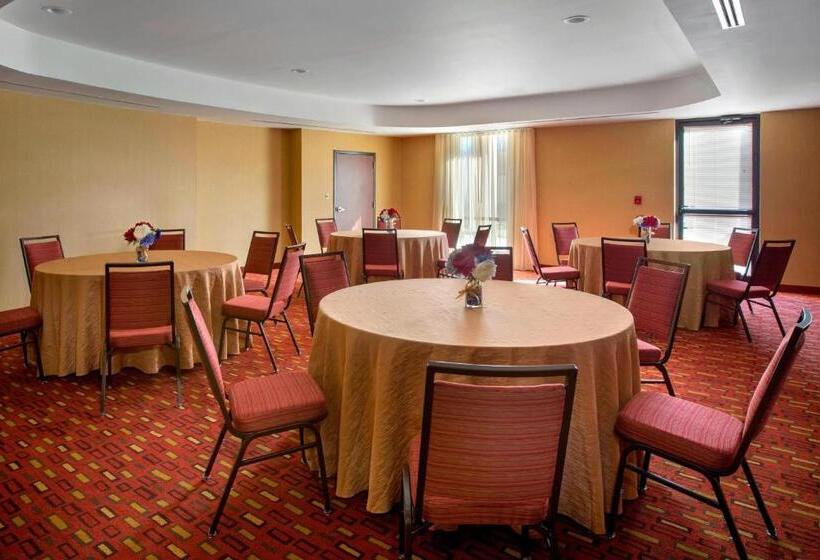 בית מלון כפרי Courtyard By Marriott Paramus