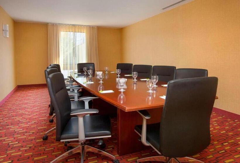 בית מלון כפרי Courtyard By Marriott Paramus