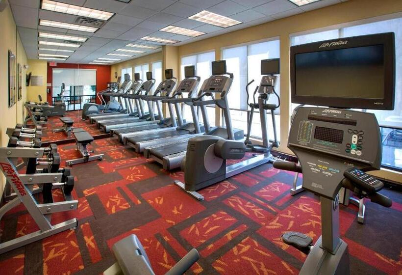 בית מלון כפרי Courtyard By Marriott Paramus