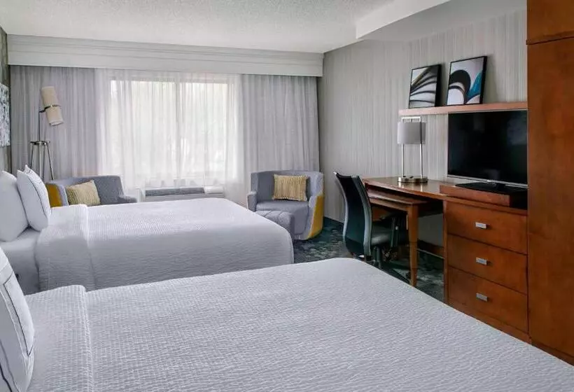 Otel Courtyard By Marriott Paramus