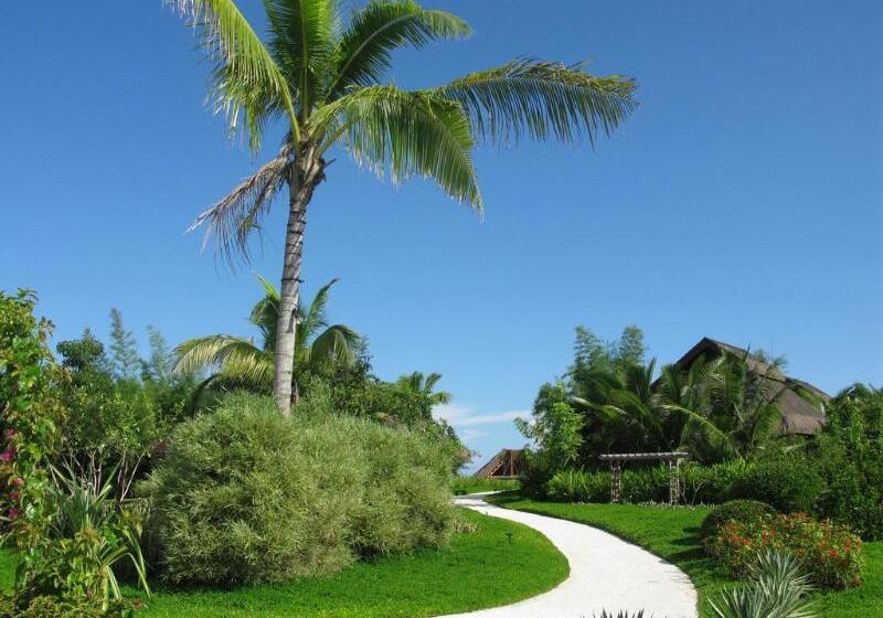 Hotel Eskaya Beach Resort And Spa