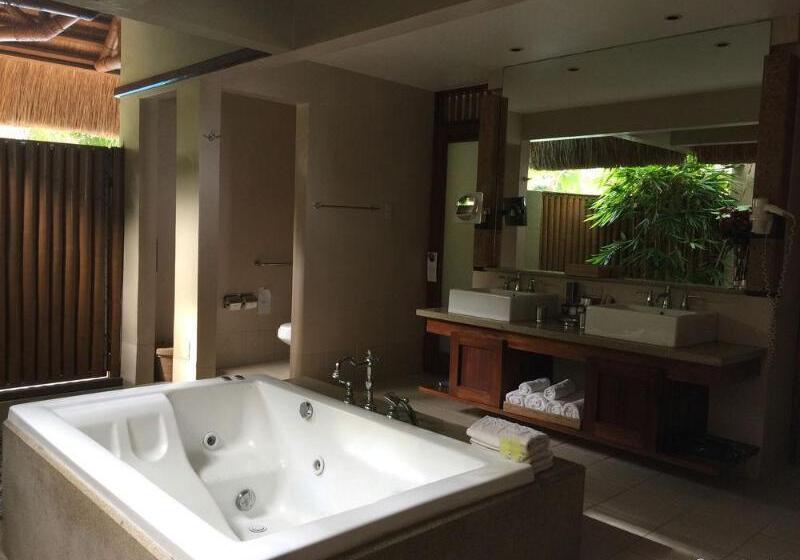 Hotel Eskaya Beach Resort And Spa