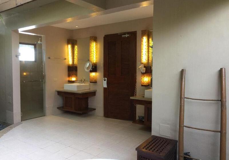 Hotel Eskaya Beach Resort And Spa