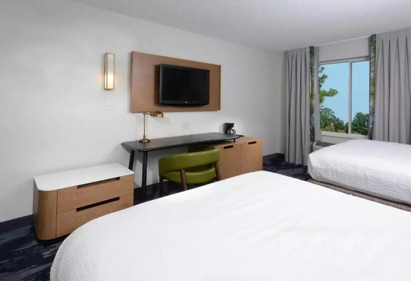 هتل Fairfield Inn Greensboro Airport