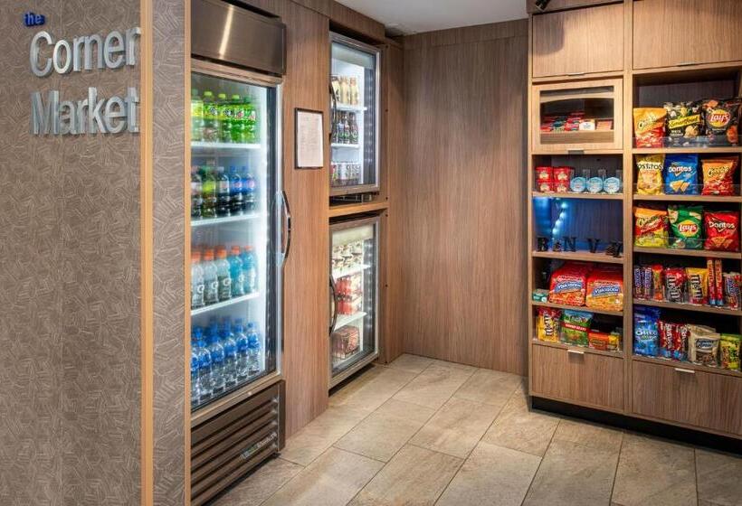 בית מלון כפרי Fairfield Inn Greensboro Airport