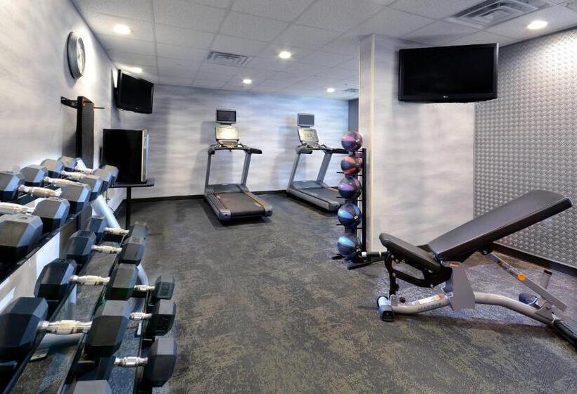 בית מלון כפרי Fairfield Inn Greensboro Airport