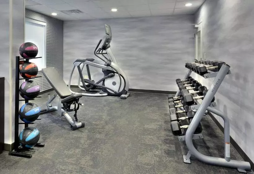 هتل Fairfield Inn Greensboro Airport