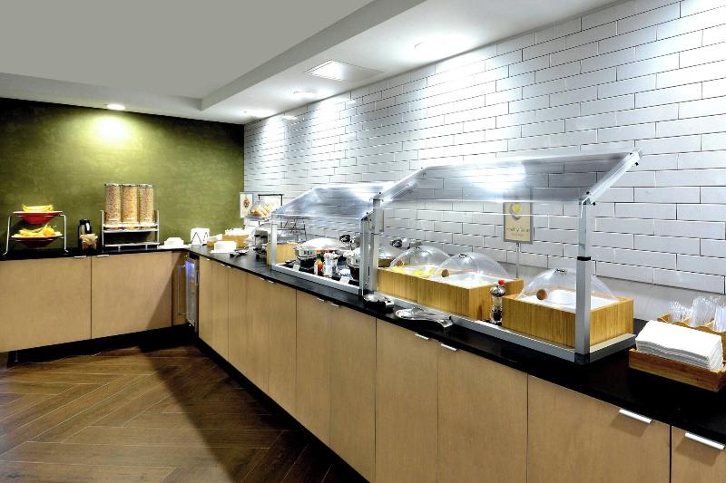 בית מלון כפרי Fairfield Inn Greensboro Airport