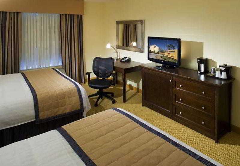 فندق Fairfield Inn & Suites Houston Intercontinental Airport
