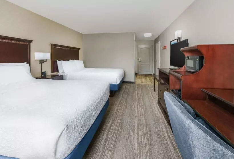 هتل Hampton Inn & Suites West Sacramento