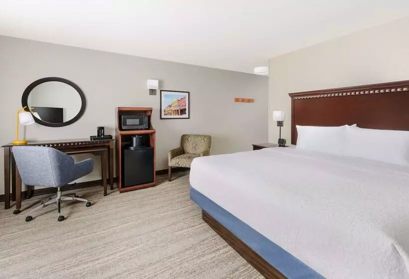 هتل Hampton Inn & Suites West Sacramento