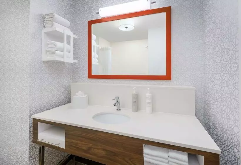 هتل Hampton Inn & Suites West Sacramento