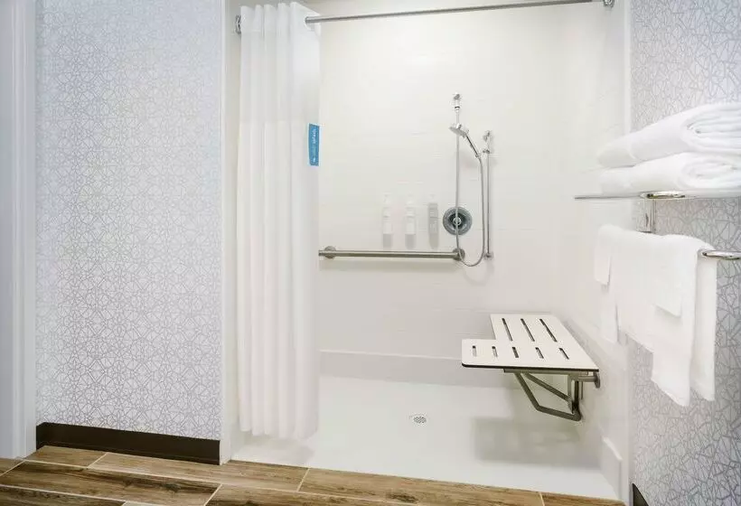 هتل Hampton Inn & Suites West Sacramento