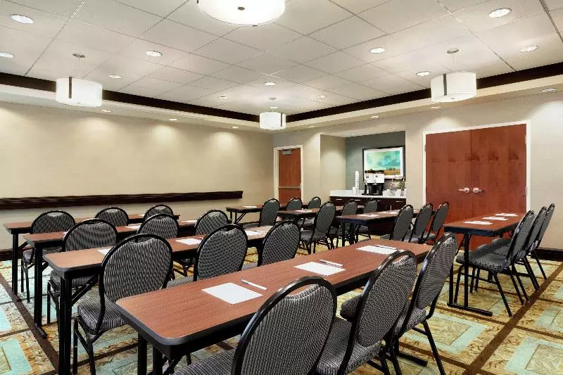 هتل Hampton Inn & Suites West Sacramento