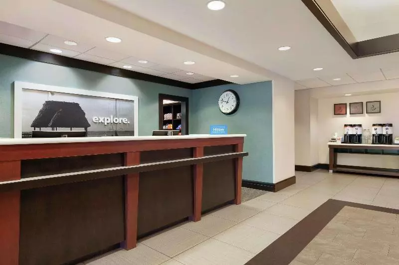 هتل Hampton Inn & Suites West Sacramento