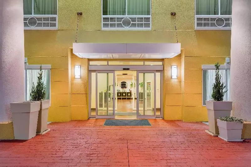 Отель Holiday Inn Express And Suites Alpine, An Ihg