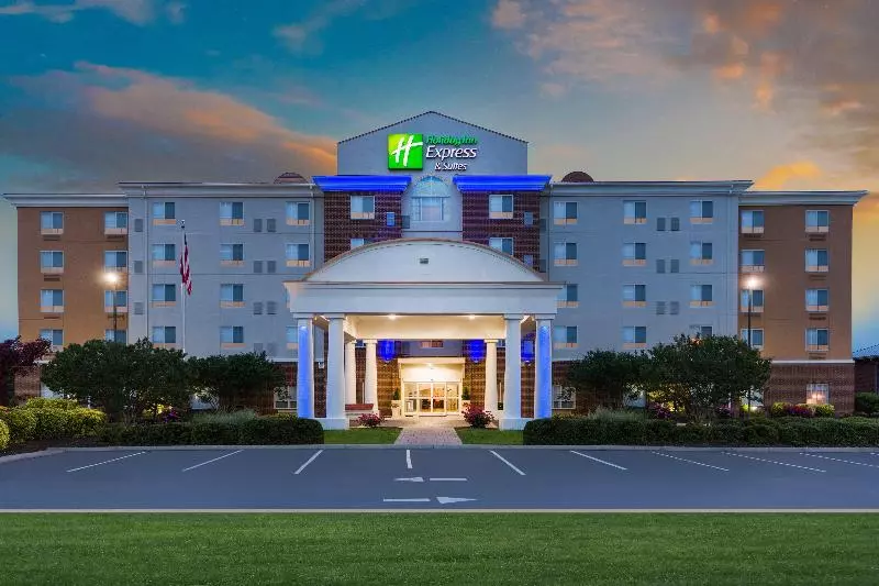 Holiday Inn Express Hotel And Suites Petersburg Fort Lee, An Ihg