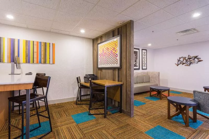 Holiday Inn Express Hotel And Suites Petersburg Fort Lee, An Ihg
