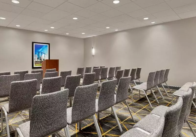 فندق Holiday Inn Toledo   Maumee I 80/90, An Ihg