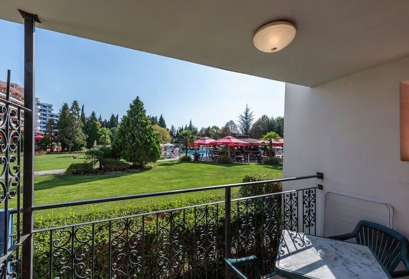 هتل Hrizantema All Inclusive