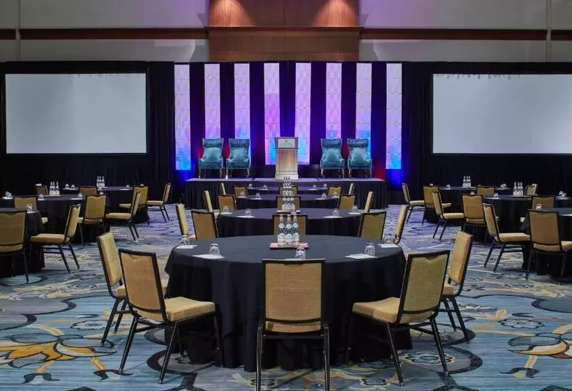 Renaissance Montgomery Hotel & Spa At The Convention Center