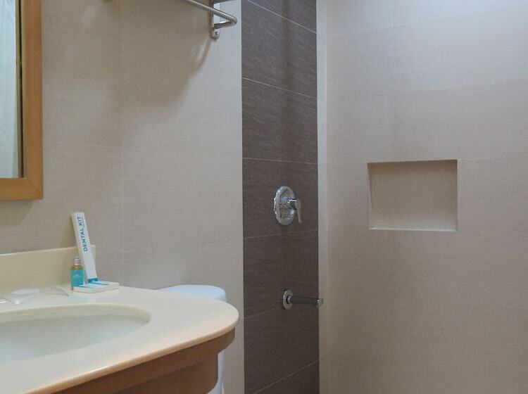 Microtel By Wyndham Davao