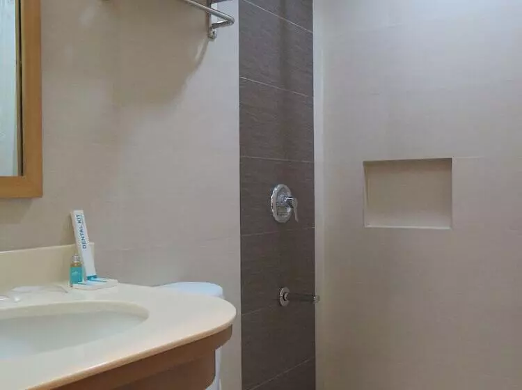 Microtel By Wyndham Davao