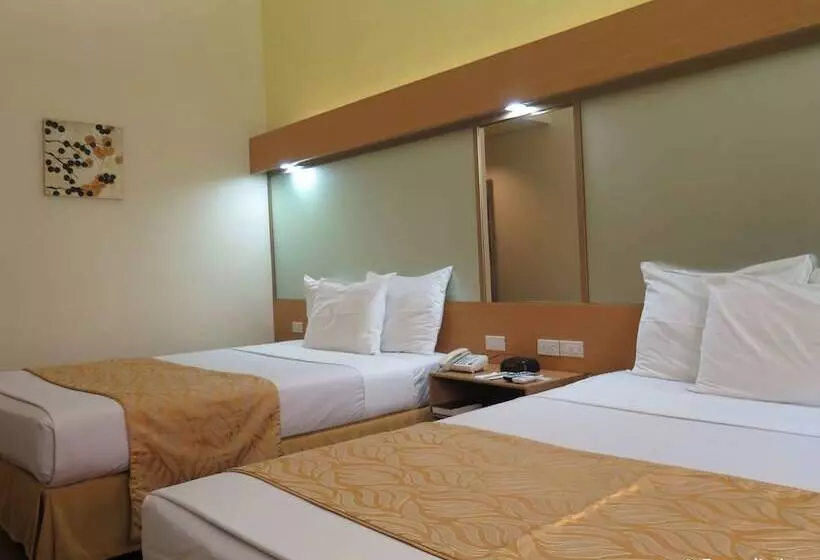 Microtel By Wyndham Davao