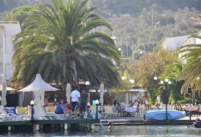 Oscar Seaside & Spa Hotel by Club Aquarium