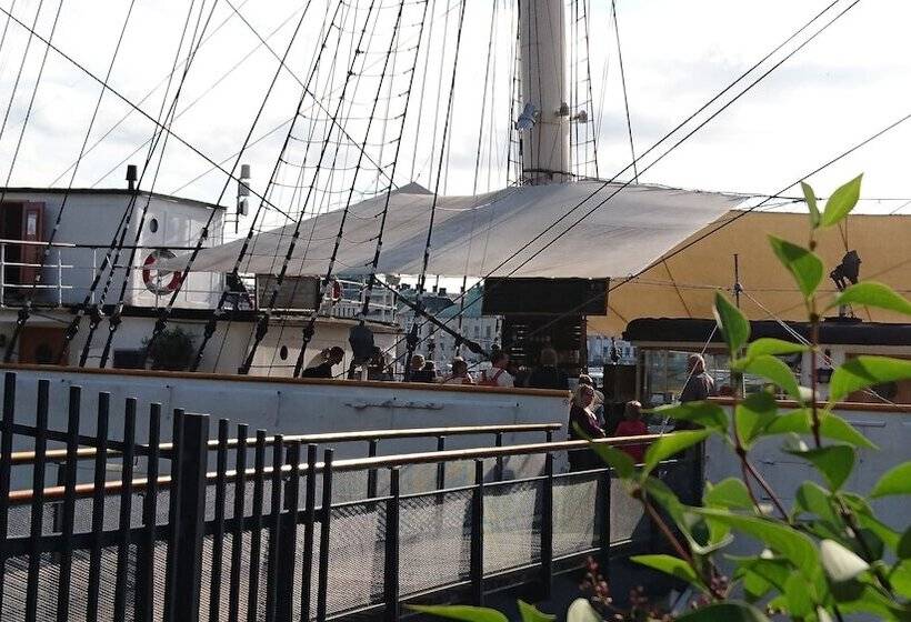 فندق صغير Stf Af Chapman & Skeppsholmen