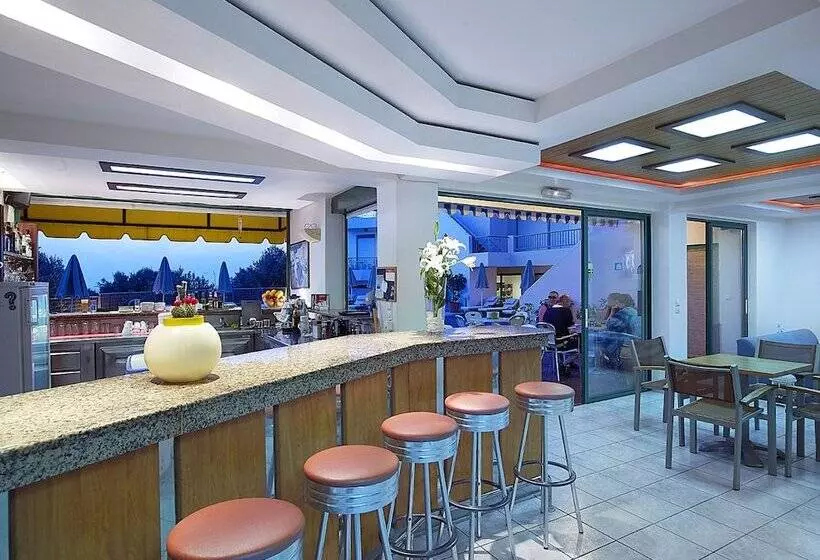 Bella Vista Hotel By Checkin