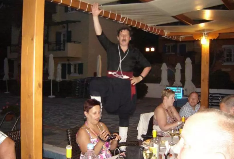 ホテル Sunrise Apartments Koutouloufari