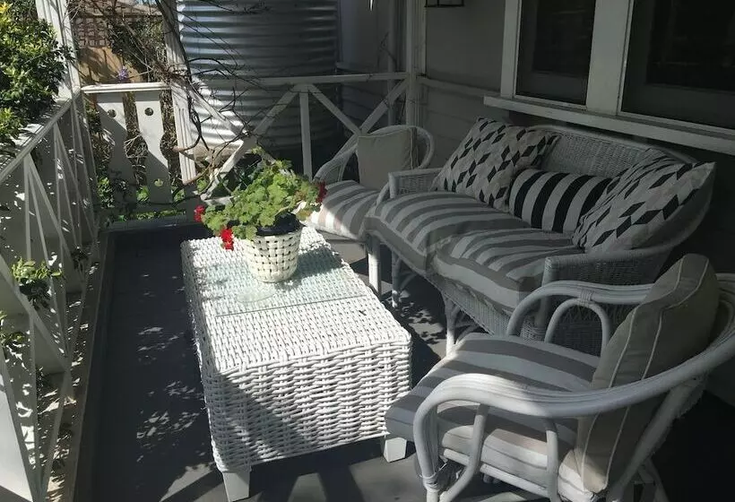 هتل Holmwood Guesthouse