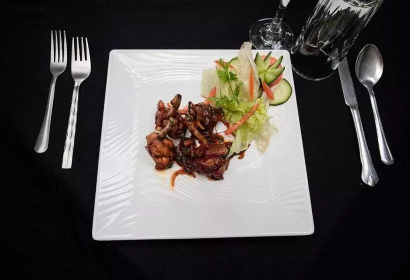 هتل The Stand Leisure