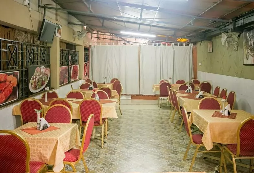 هتل The Stand Leisure