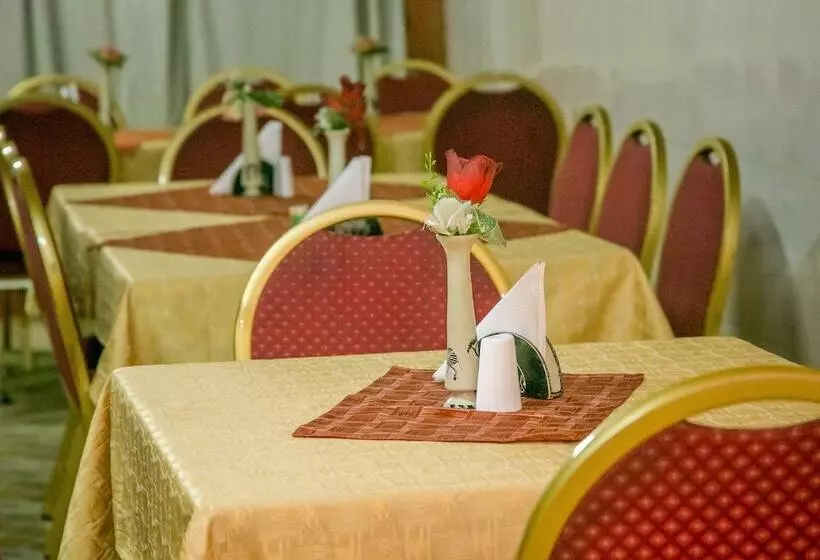 هتل The Stand Leisure