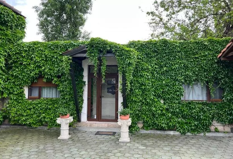 בית מלון כפרי Vila Toscana