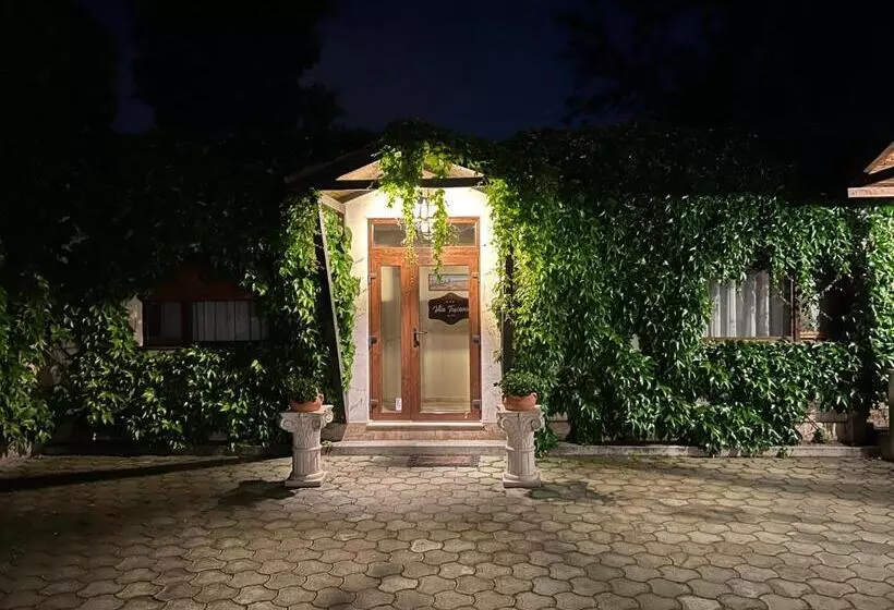 בית מלון כפרי Vila Toscana