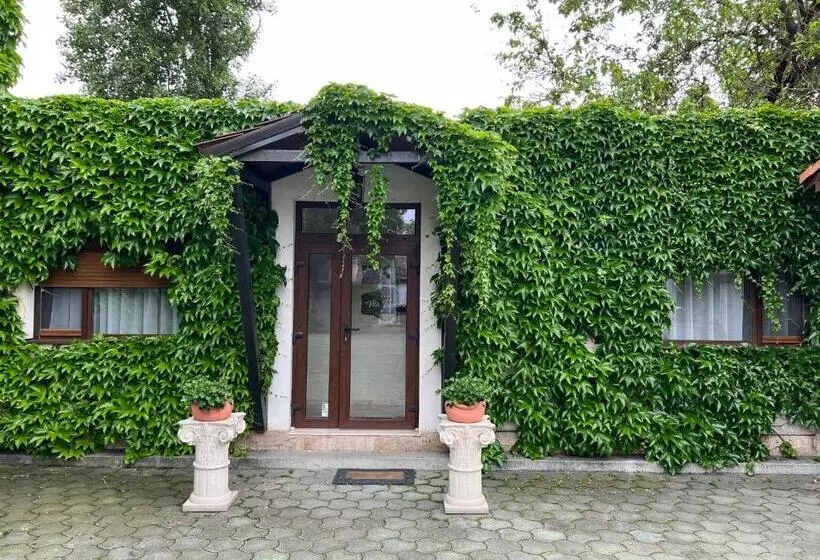 בית מלון כפרי Vila Toscana