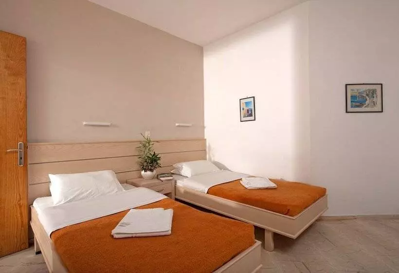 Melissa Apartments, Studios & Suites