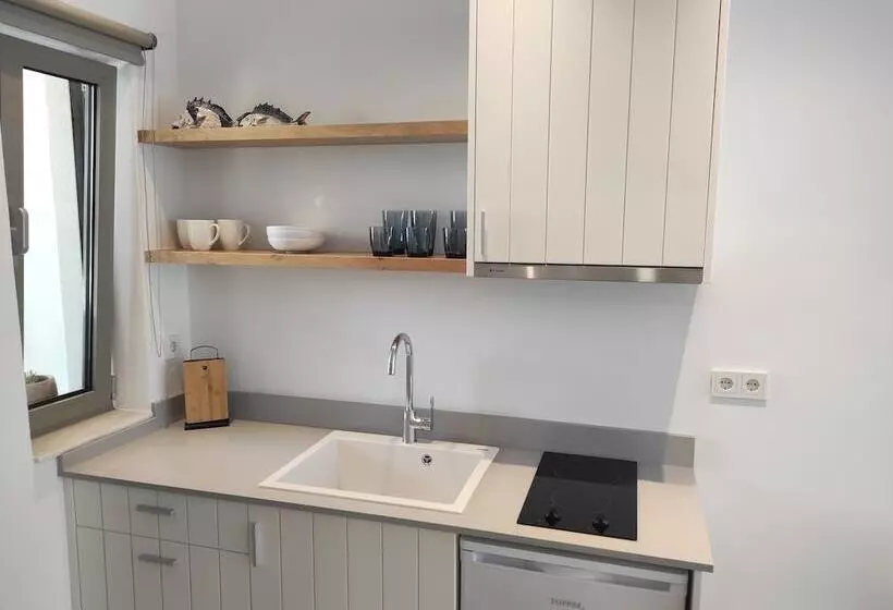 Melissa Apartments, Studios & Suites