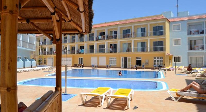 Surfing Colors Apartamentos