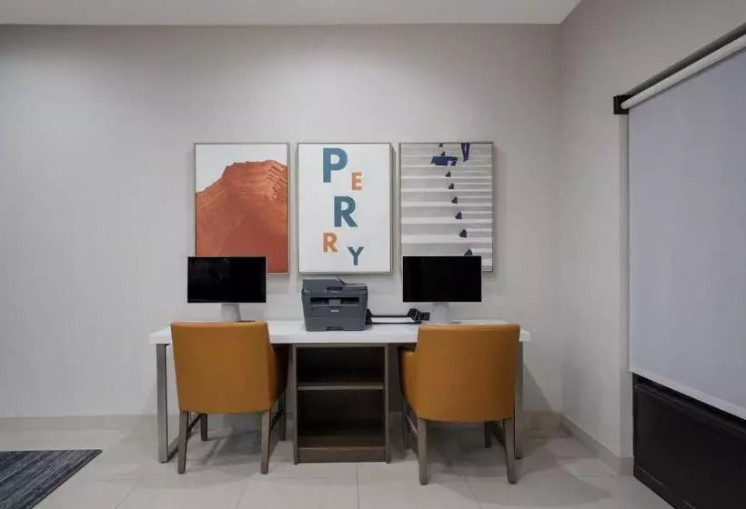 Holiday Inn Express Hotel & Suites Perry, An Ihg