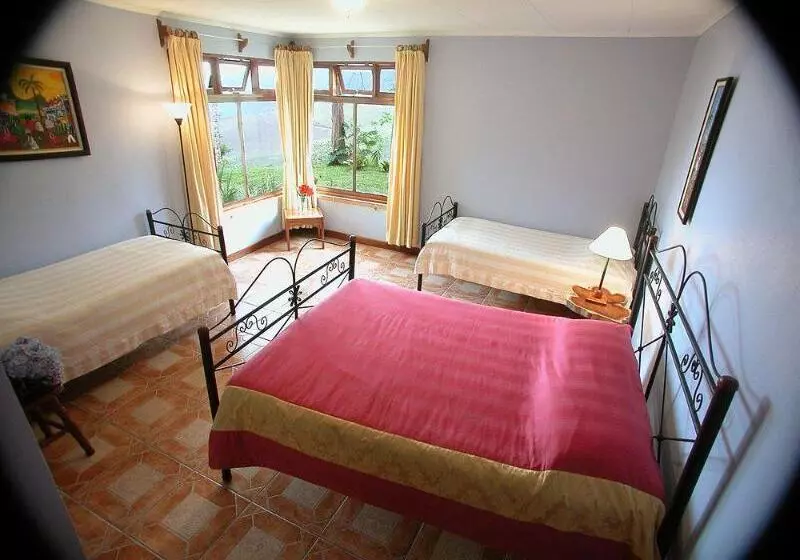 Отель Guayabo Lodge