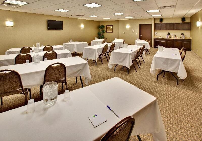 Holiday Inn Express Hotel & Suites Council Bluffs   Convention Center Area, An Ihg