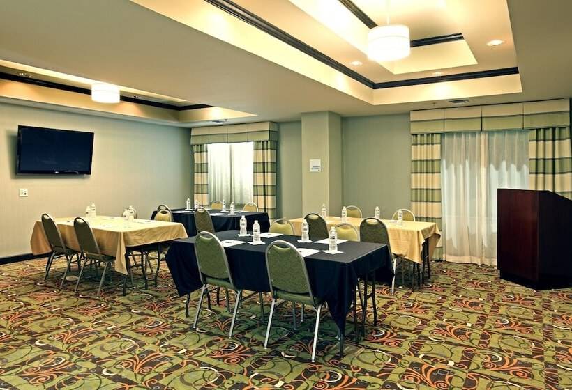 ホテル Holiday Inn Express & Suites Maumelle, An Ihg