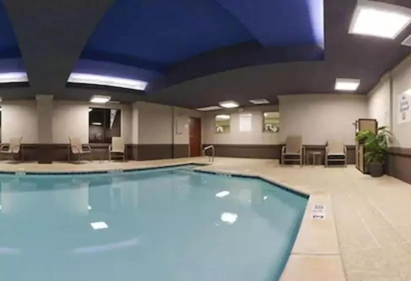 فندق Holiday Inn Express & Suites Maumelle, An Ihg