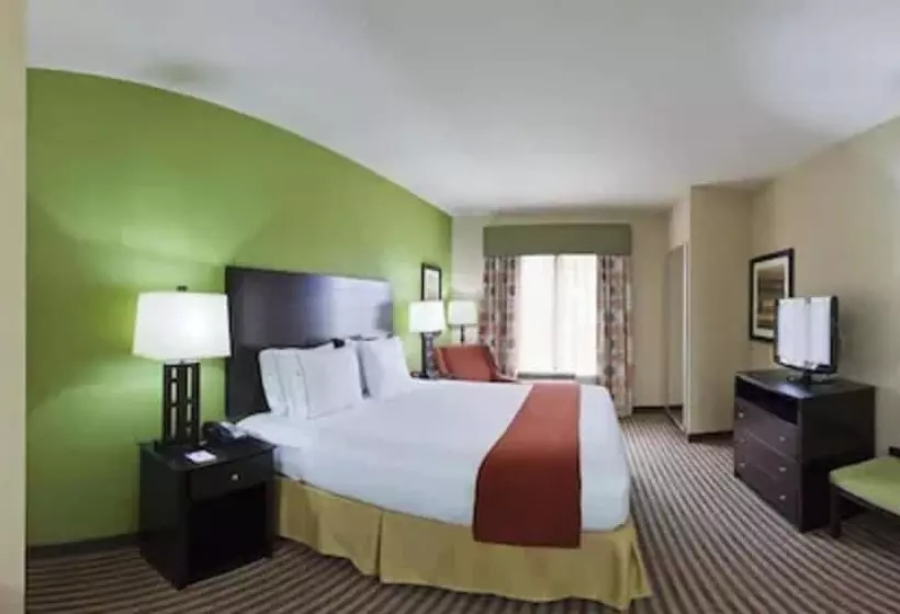 فندق Holiday Inn Express & Suites Maumelle, An Ihg